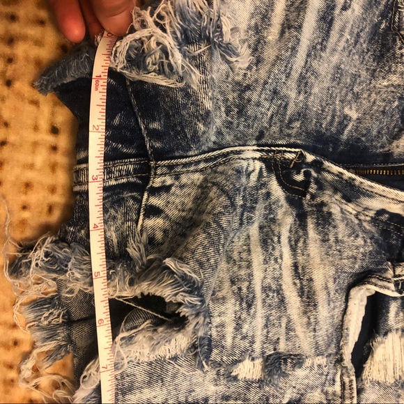 NWOT Vervet frayed Jean shorts - Picture 7 of 8